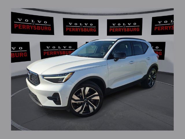 Certified 2025 Volvo XC40 B5 Plus Dark Theme SUV