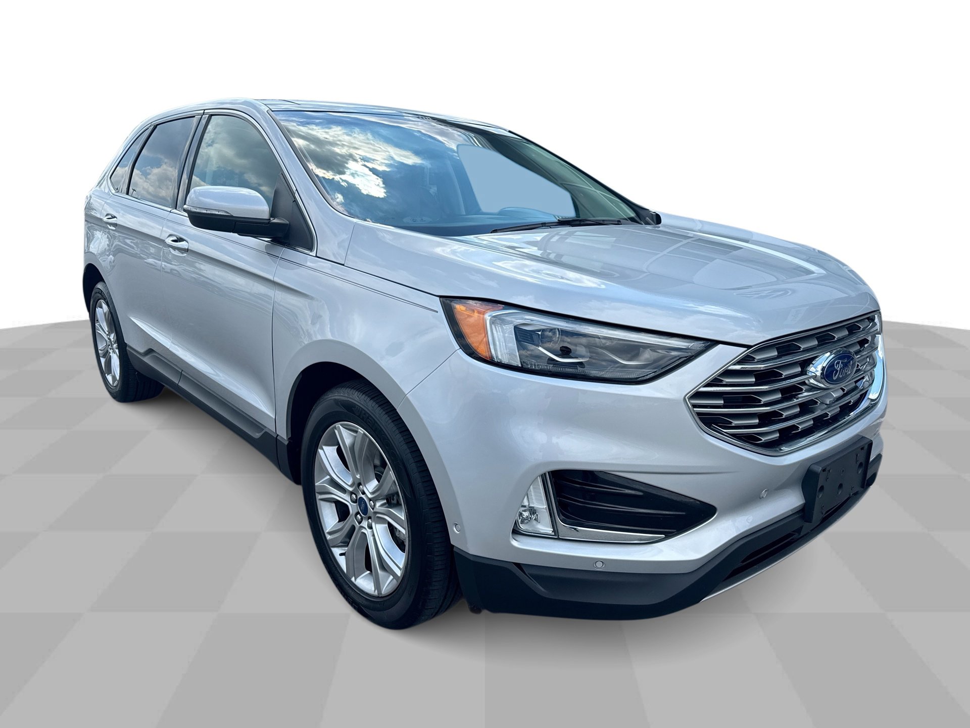 2019 Ford Edge Titanium photo 2