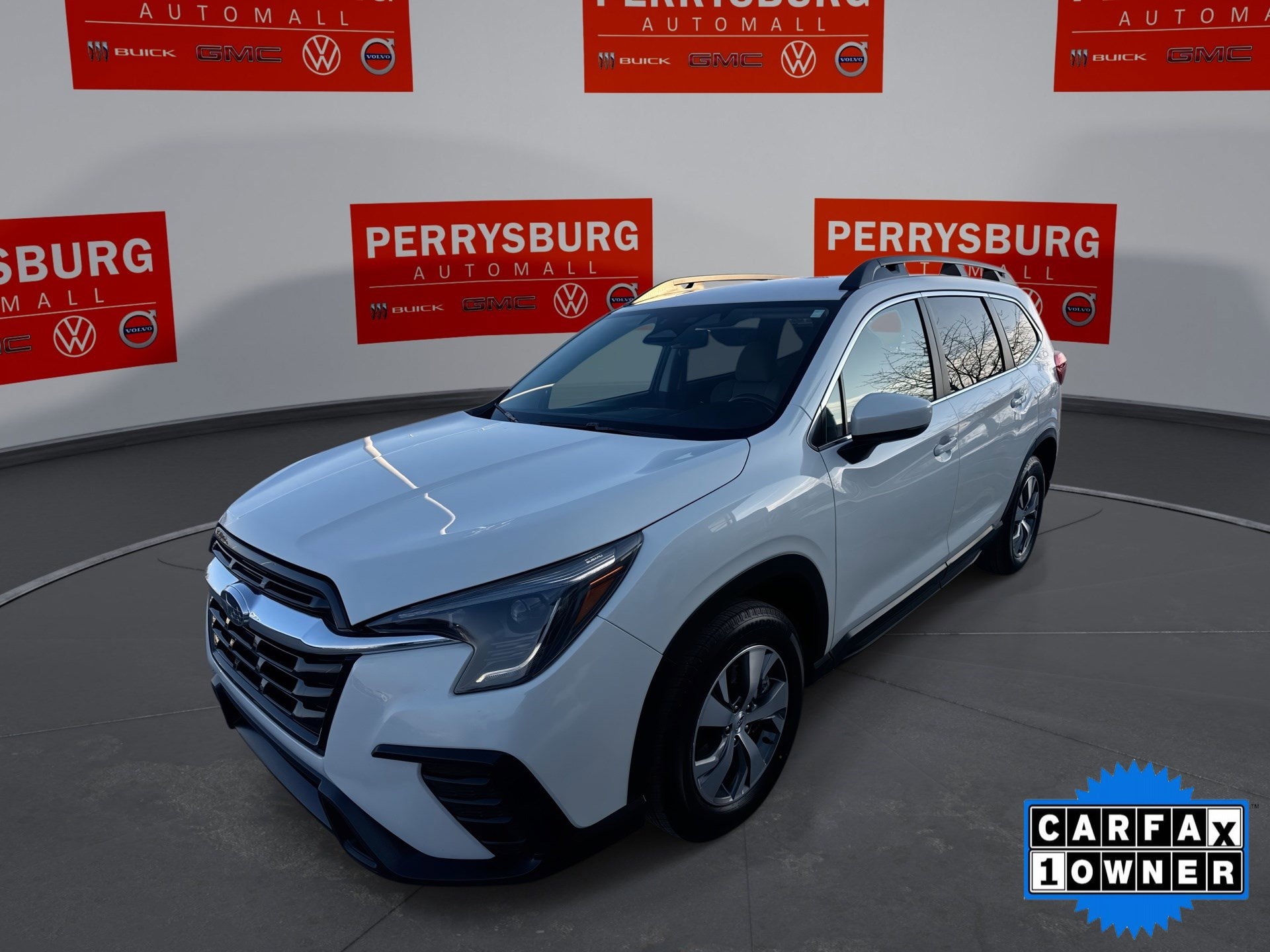 2024 Subaru Ascent Premium's photo