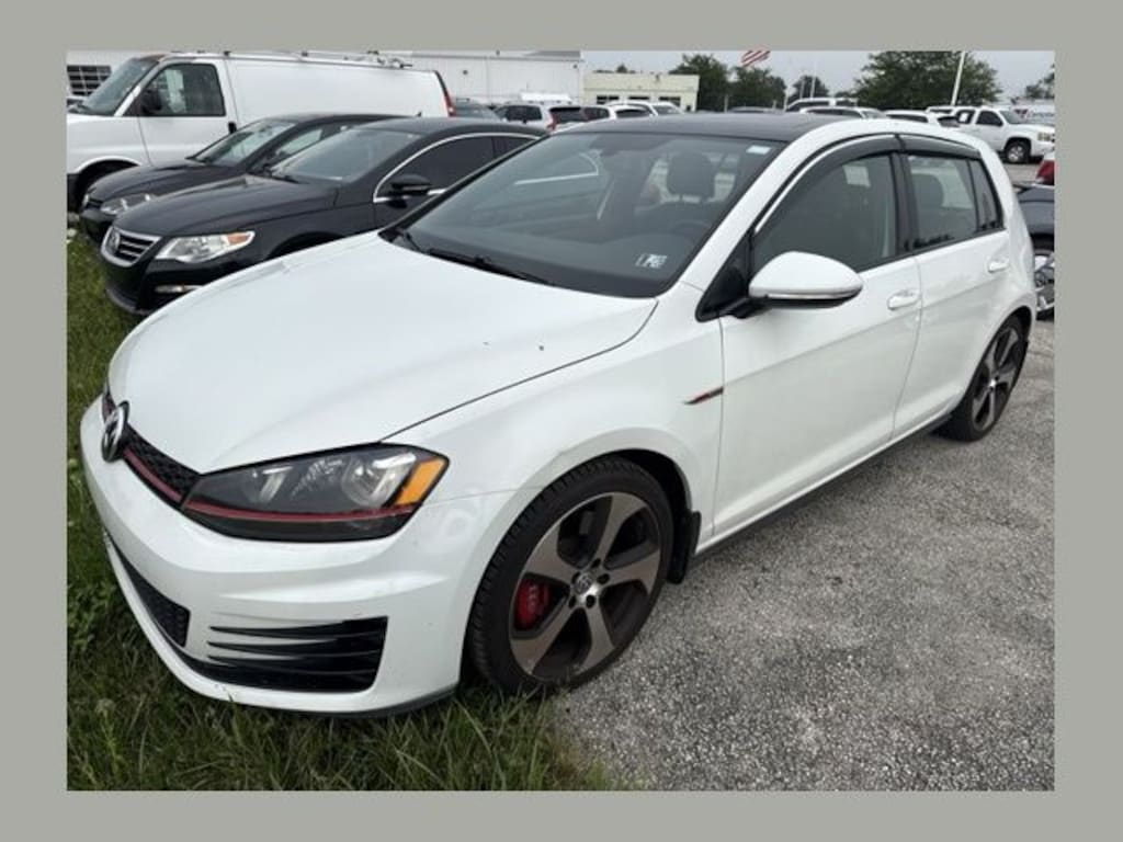 Used 2017 Volkswagen Golf GTI SE Hatchback