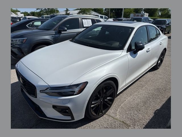 2023 Volvo S60 B5 Plus Black Edition AWD's photo