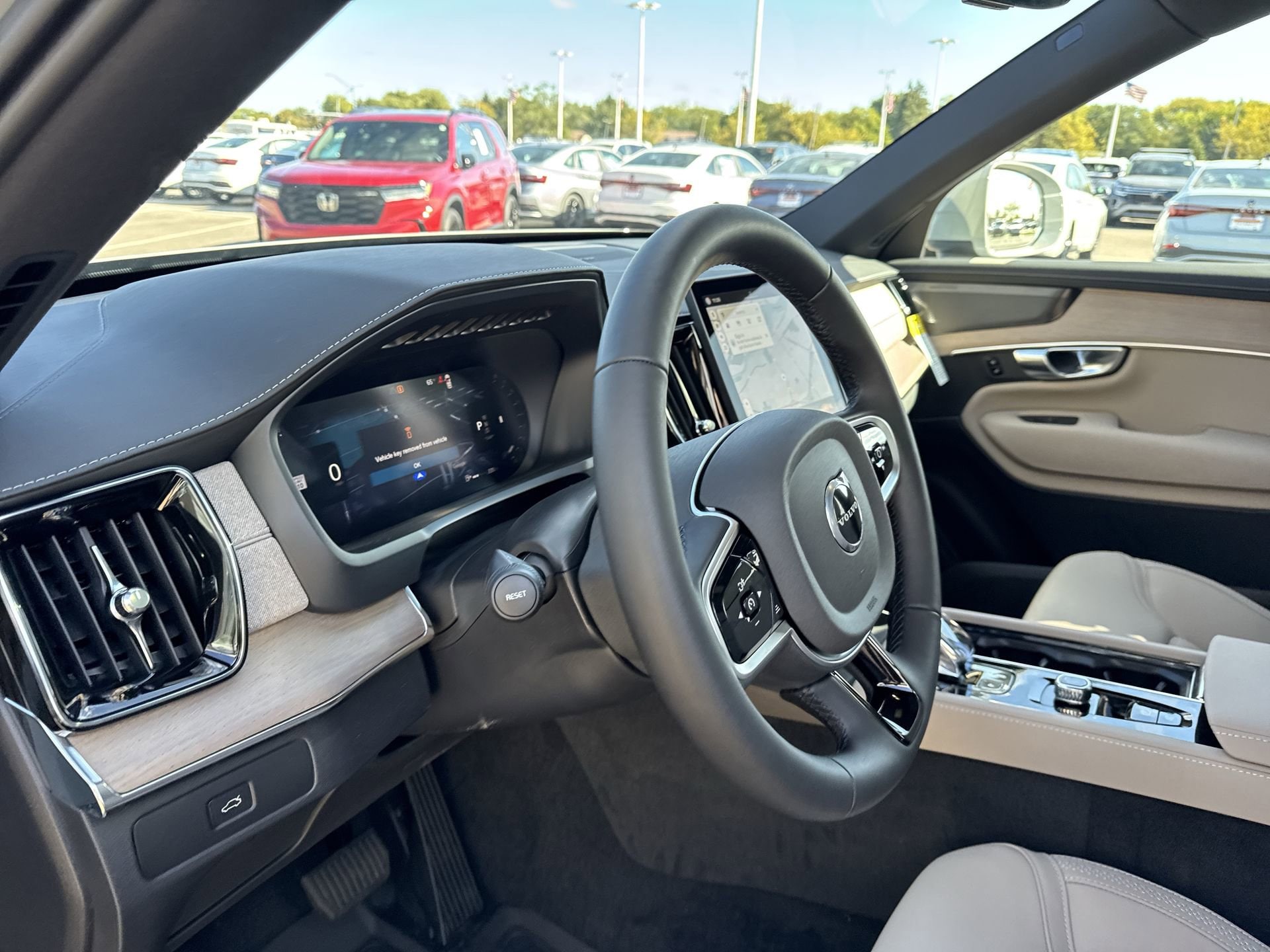 2026 Volvo XC90 Plus - Photo 10