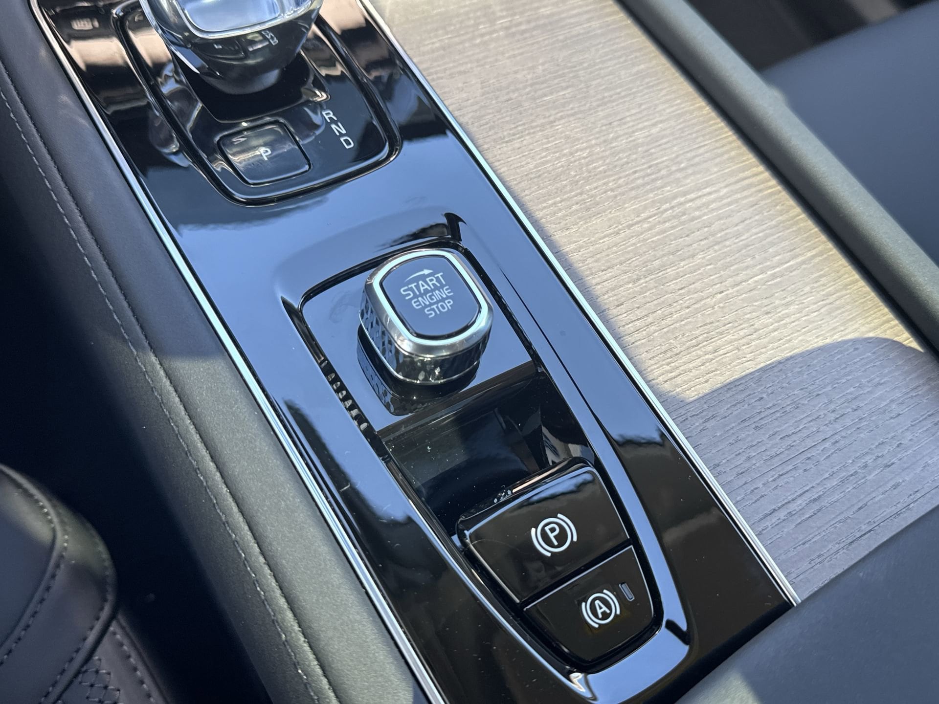 2026 Volvo XC90 Plus - Photo 16
