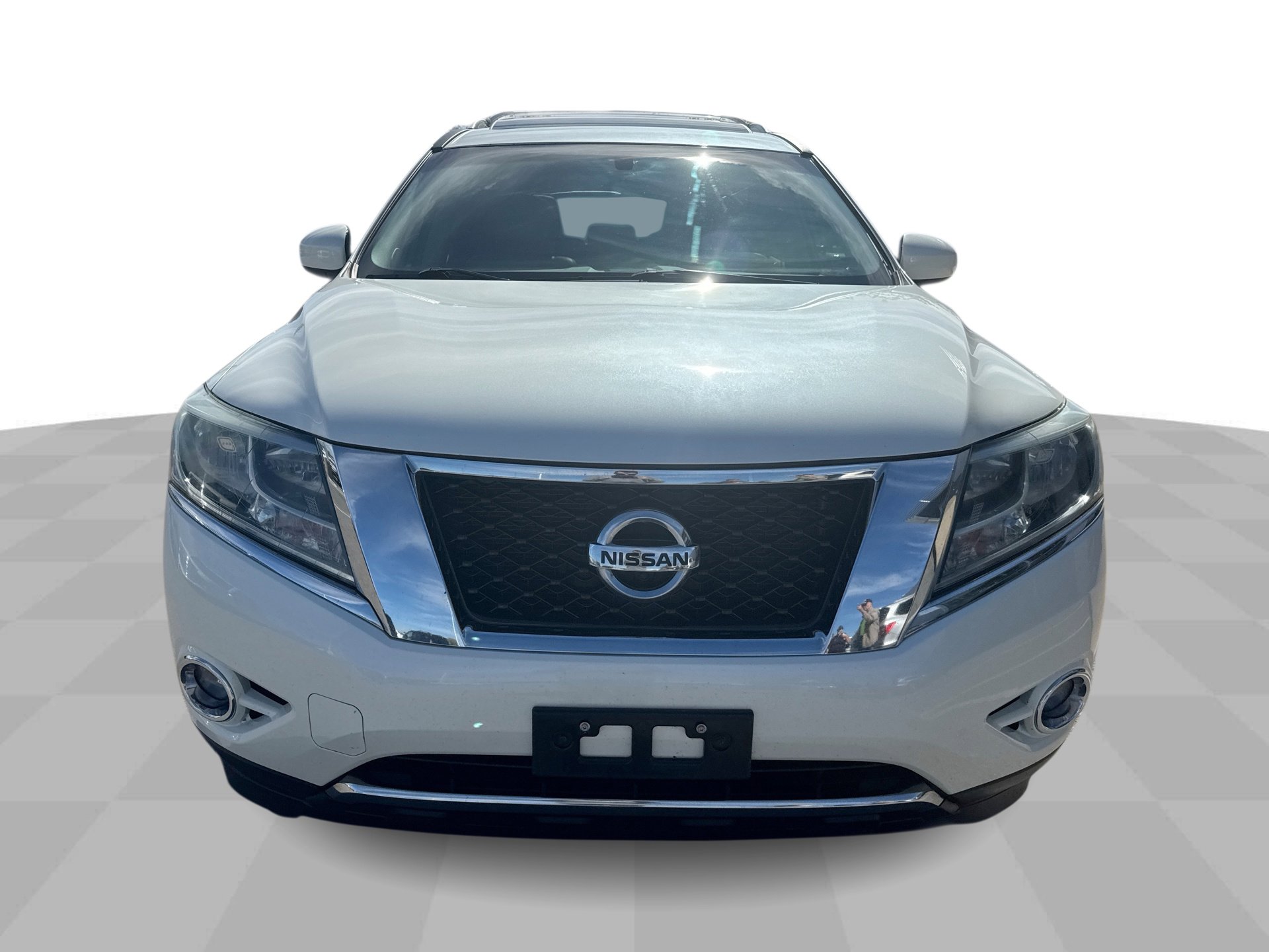 2015 Nissan Pathfinder Platinum photo 3