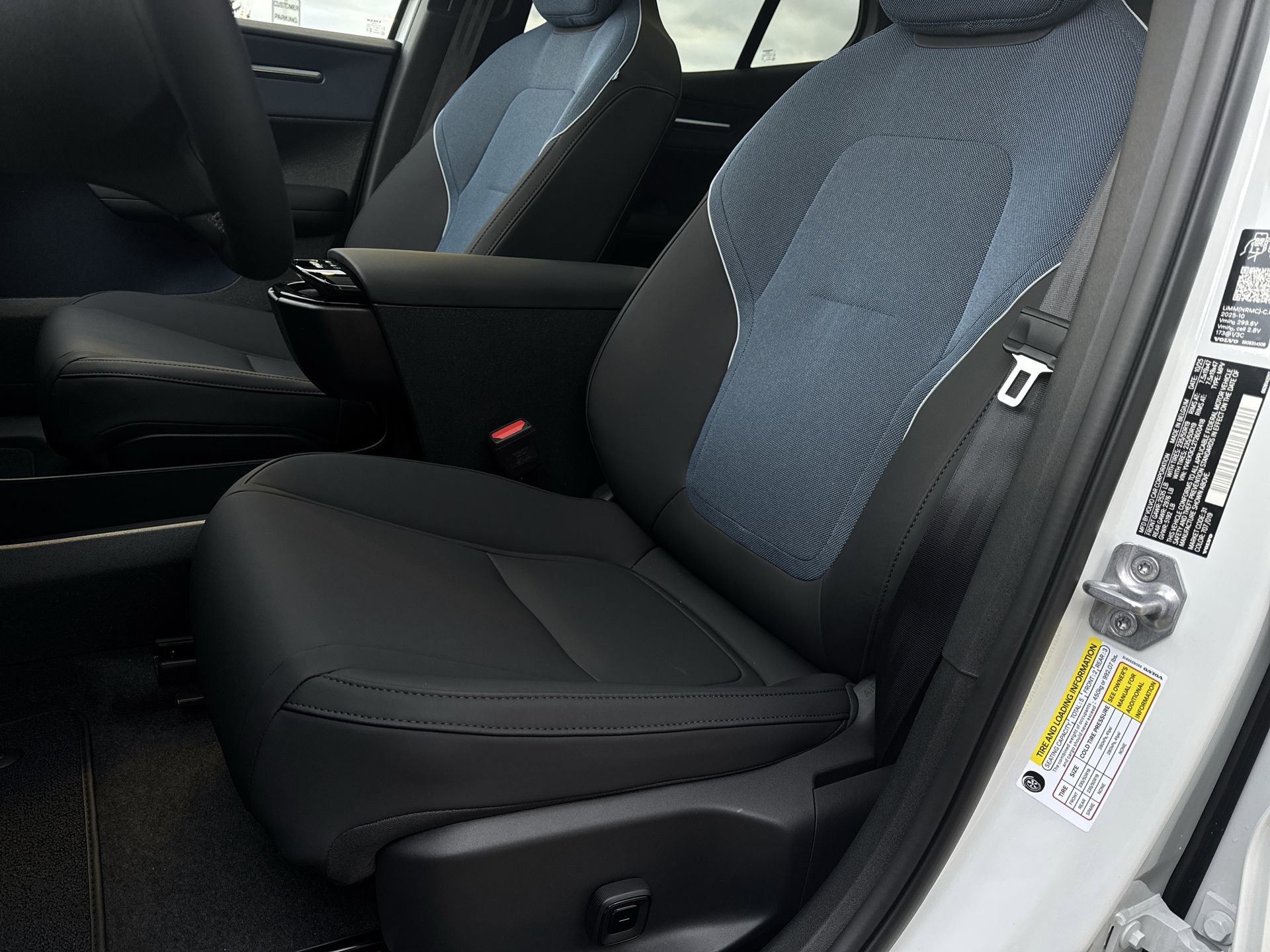 2026 Volvo EX30 Ultra - Photo 20