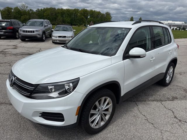 2017 Volkswagen Tiguan Limited 2.0T 4Motion's photo
