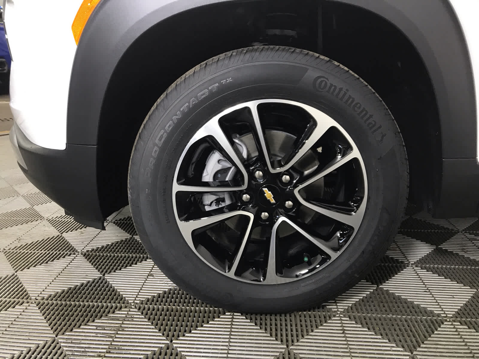 2026 Chevrolet Trailblazer LT photo 2