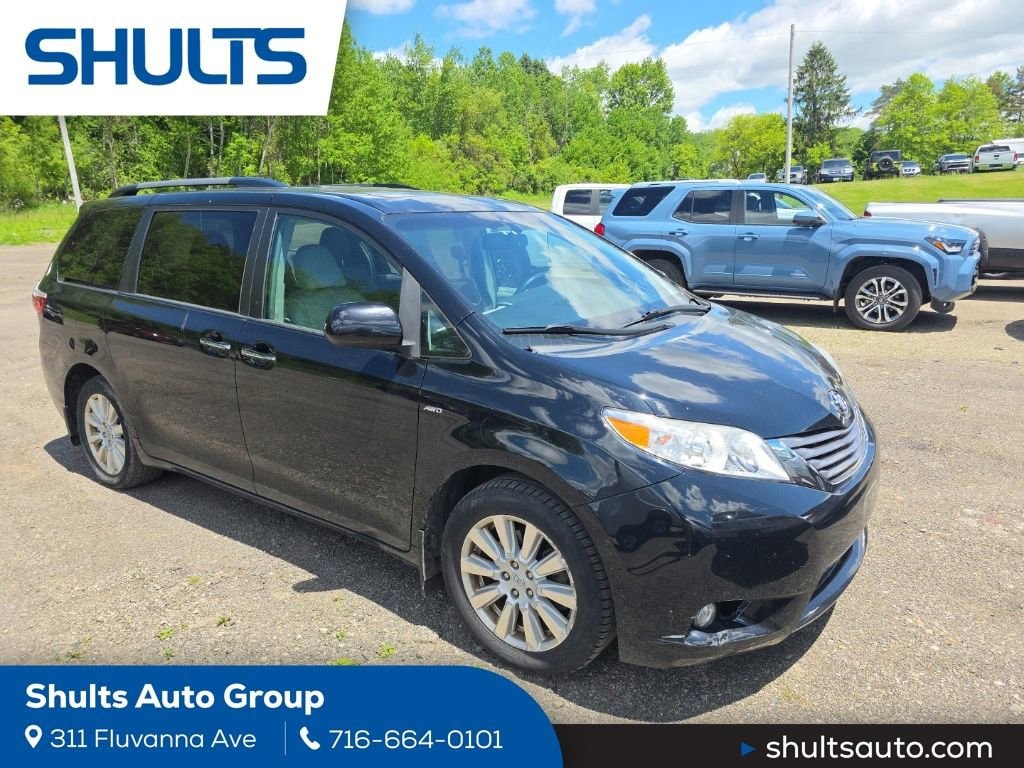 2017 Toyota Sienna XLE V6 AWD 7-Passenger's photo