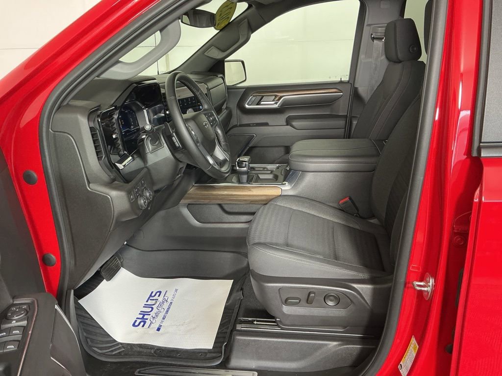 2023 Chevrolet Silverado 1500 RST - Photo 12