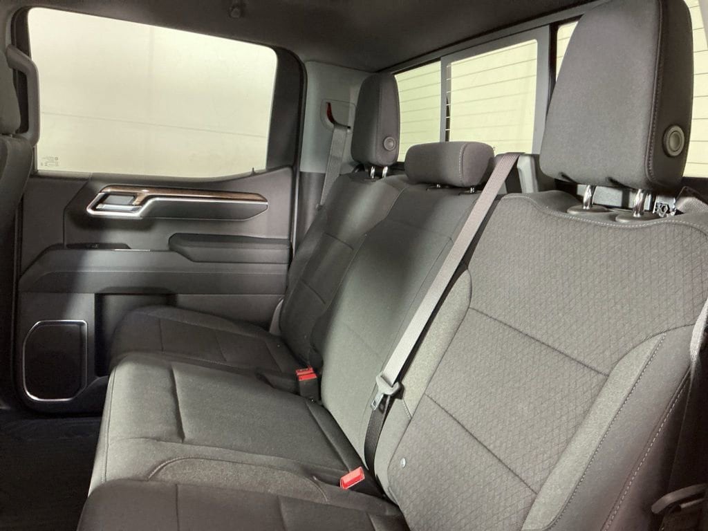 2026 Chevrolet Silverado 1500 LT - Photo 6