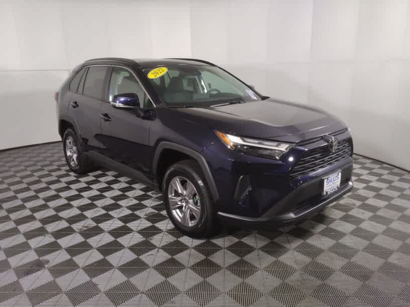 2022 Toyota RAV4 XLE's photo