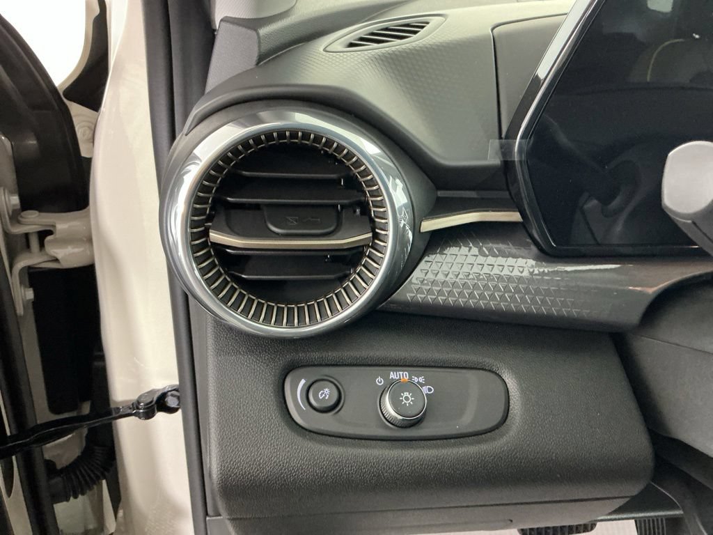 2026 Chevrolet Trax Activ - Photo 12