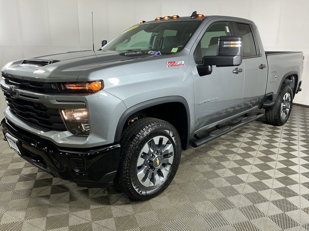 Used 2024 Chevrolet Silverado 2500 HD Custom Truck