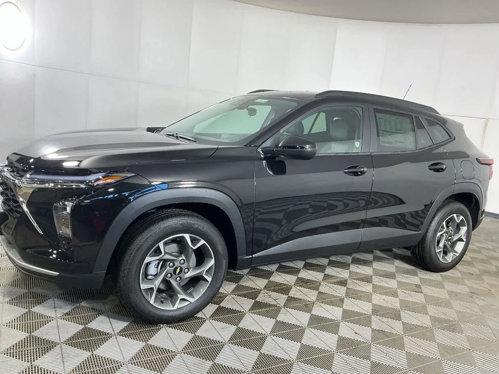 New 2026 Chevrolet Trax LT SUV