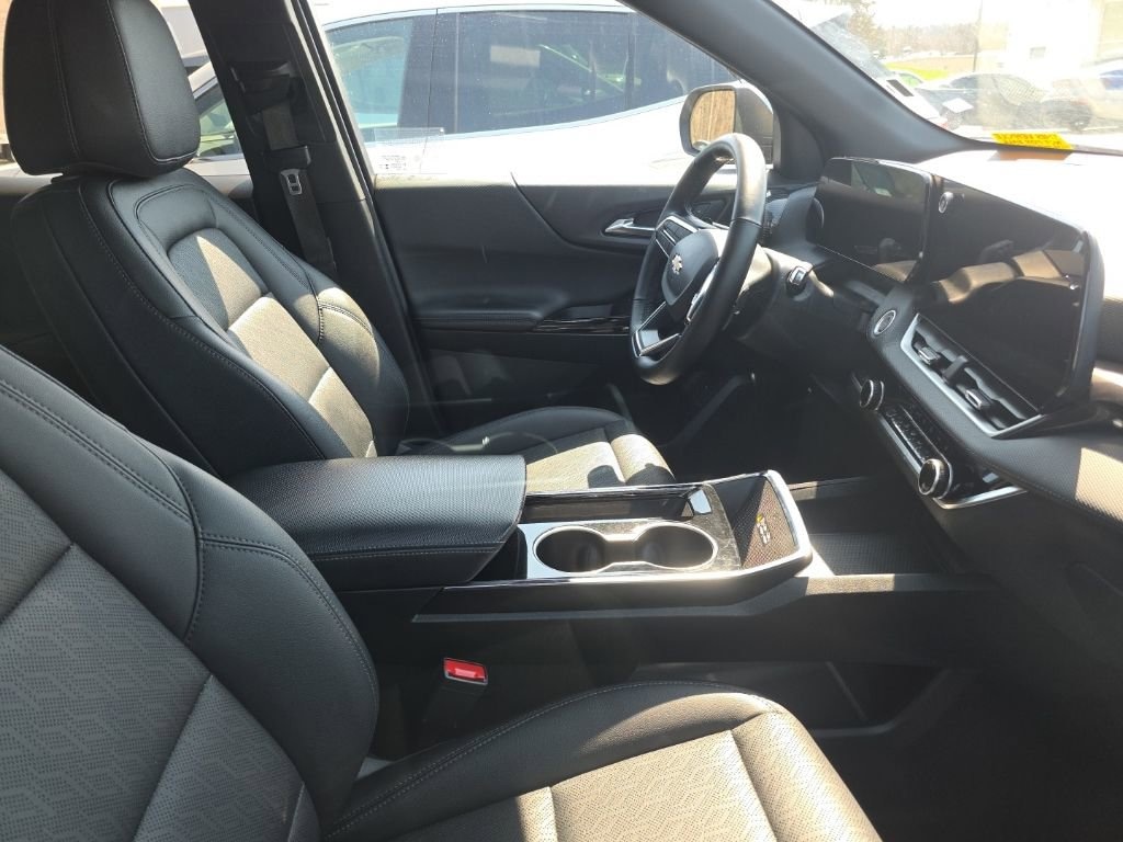 Used 2025 Chevrolet Equinox LT SUV