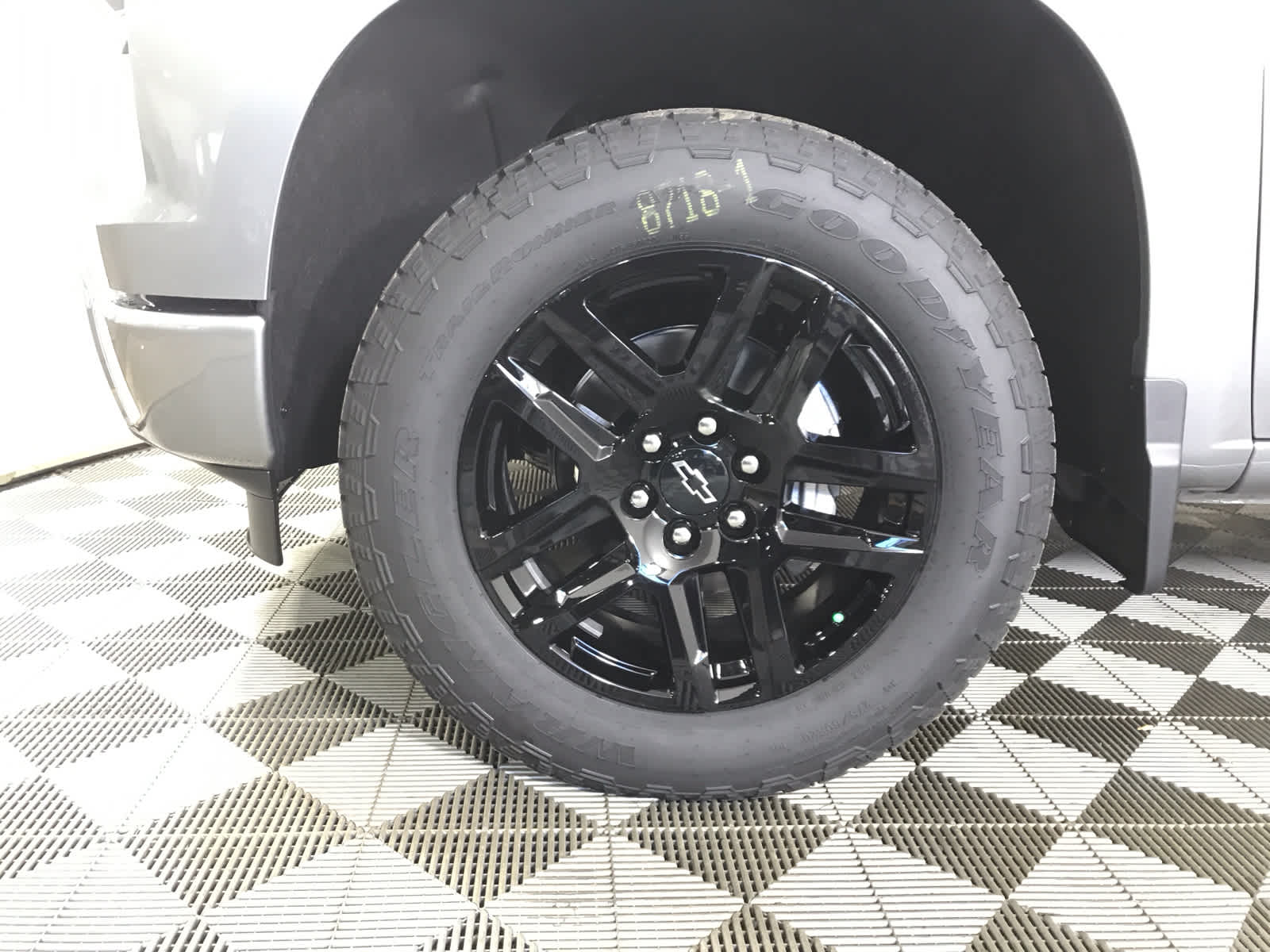 2026 Chevrolet Silverado 1500 RST photo 3