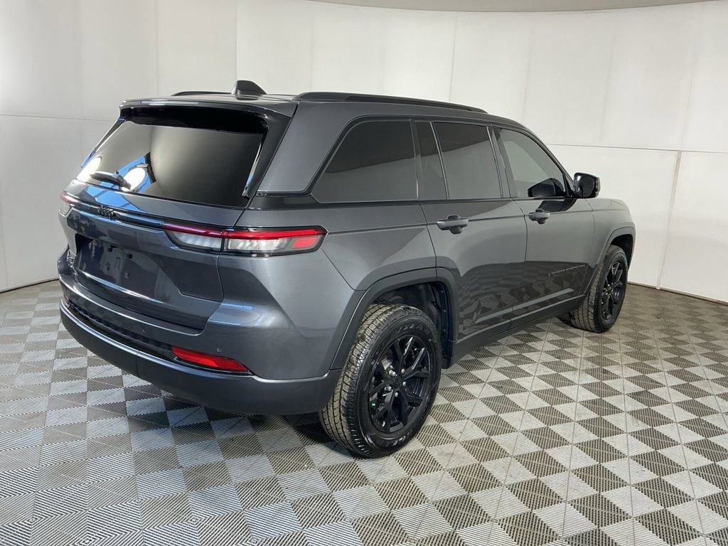 Used 2024 Jeep Grand Cherokee Altitude X 4x4 SUV