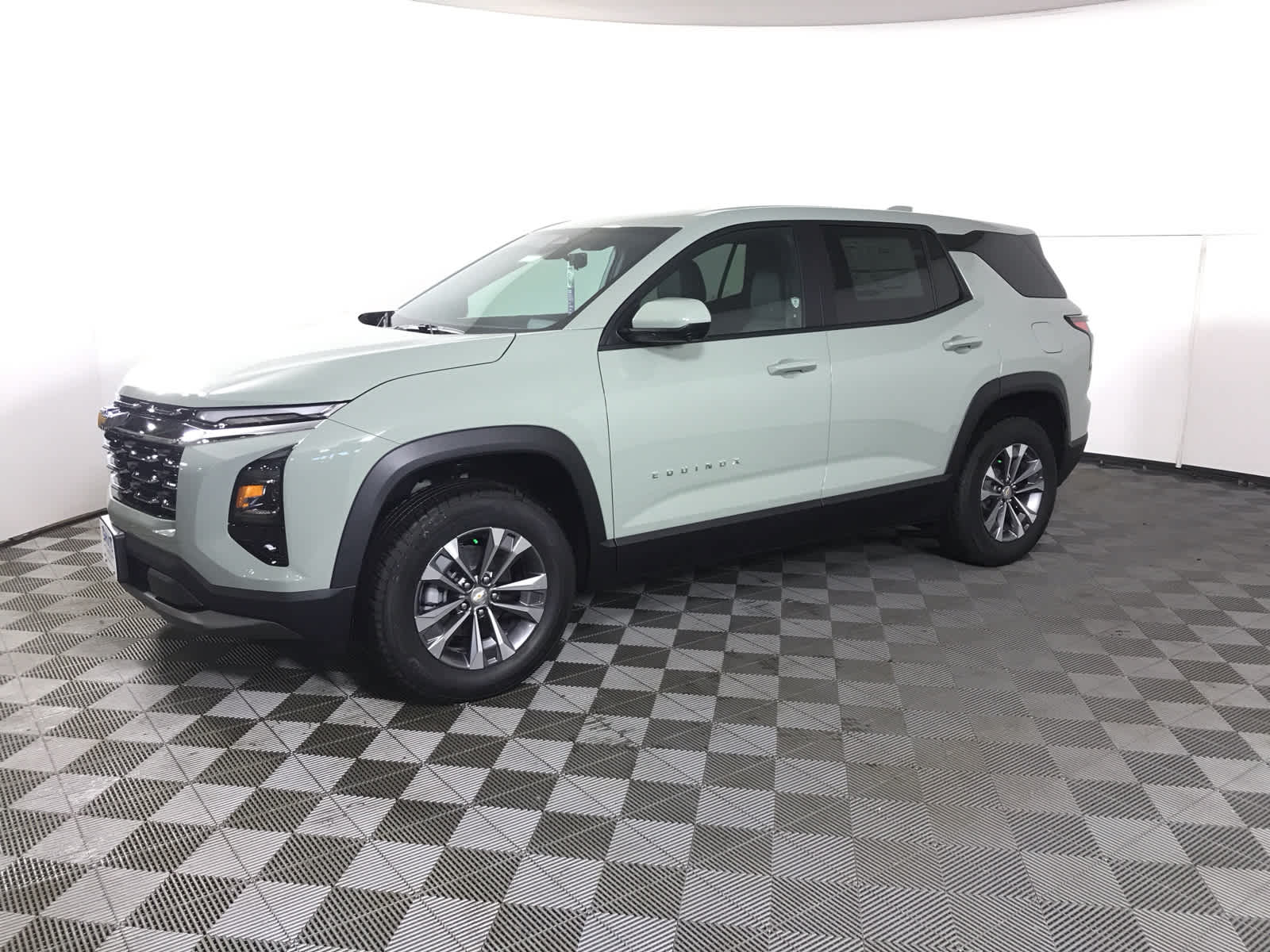 2026 Chevrolet Equinox LT photo 3