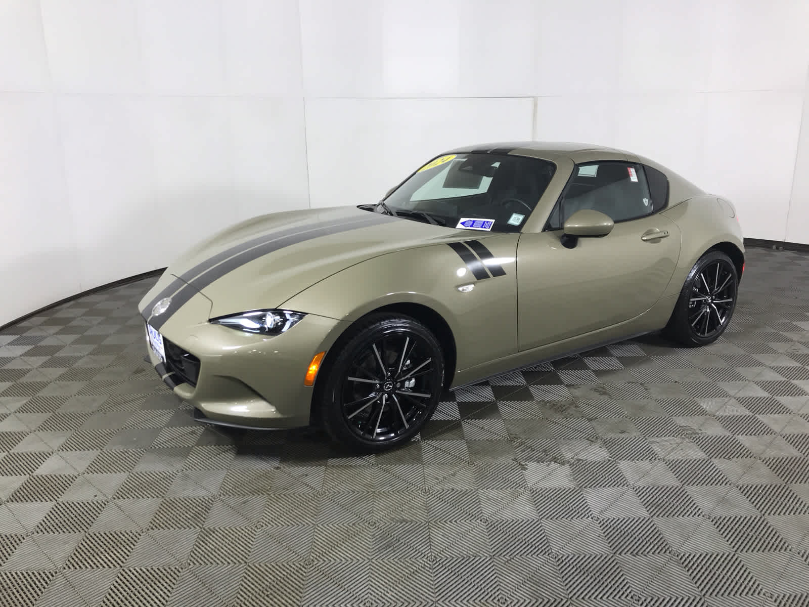 2024 Mazda MX-5 Miata Miata RF Grand Touring photo 3