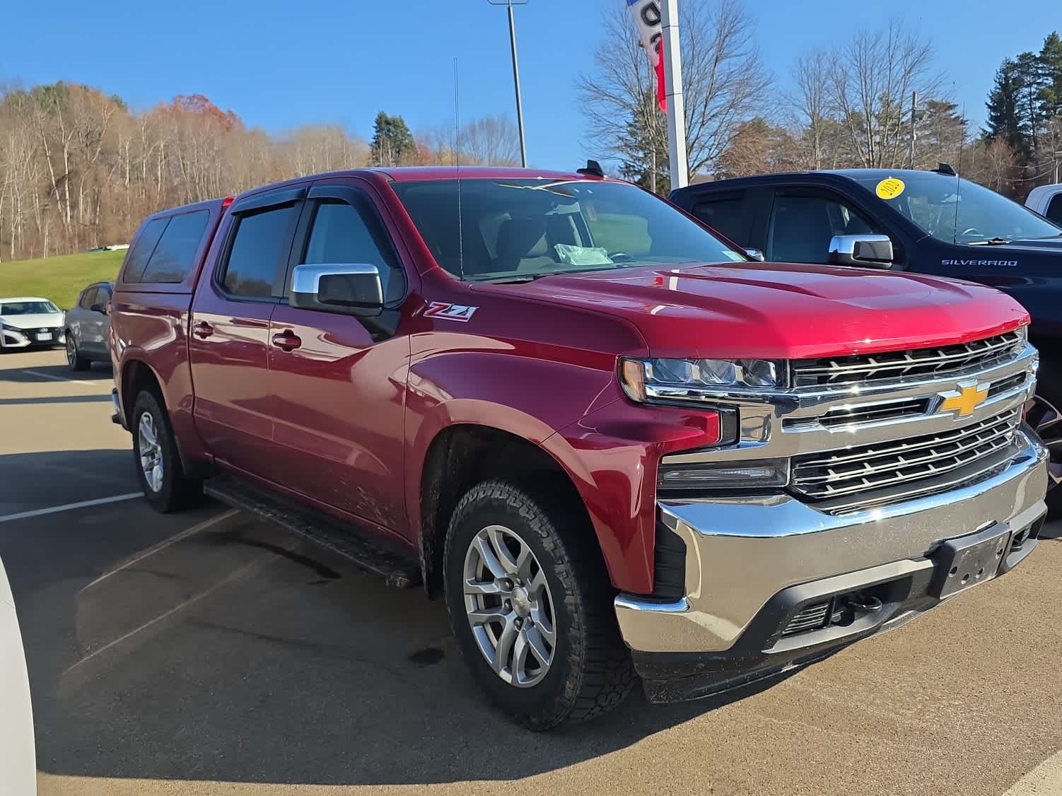 2020 Chevrolet Silverado 1500 LT photo 3