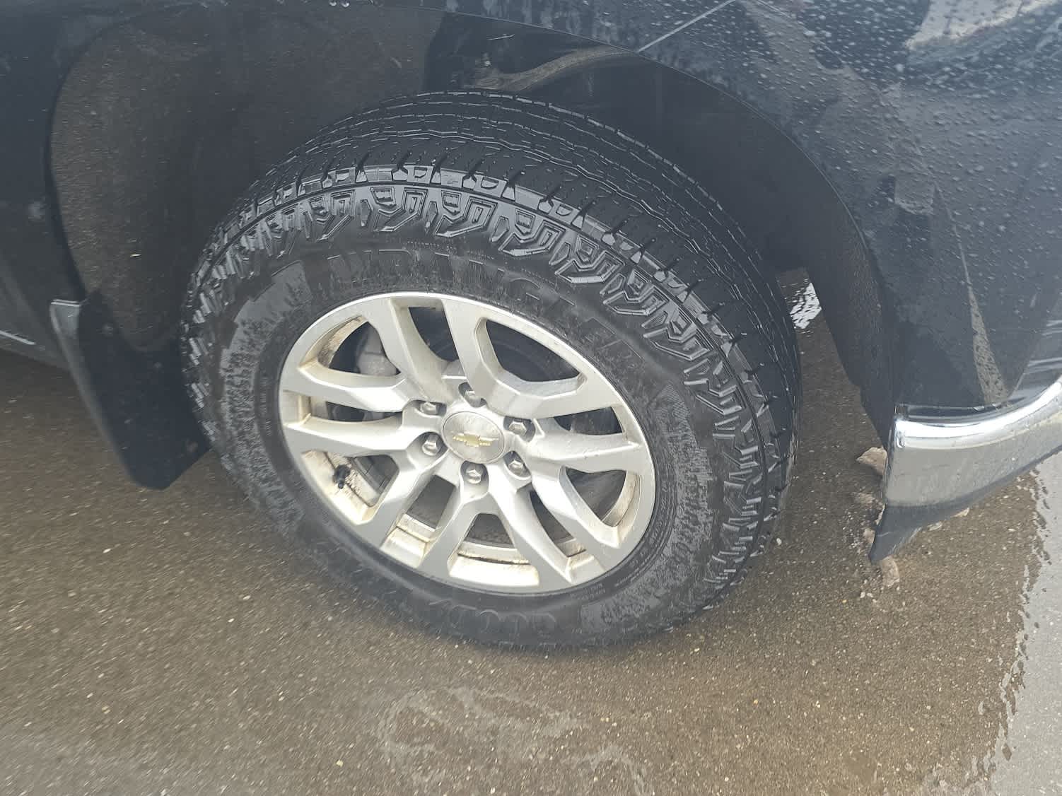 2019 Chevrolet Silverado 1500 LT photo 3