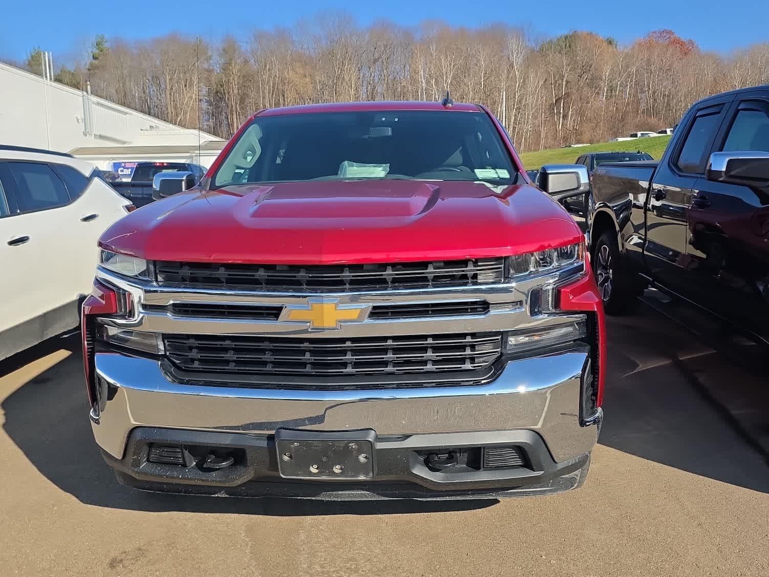 2020 Chevrolet Silverado 1500 LT photo 2