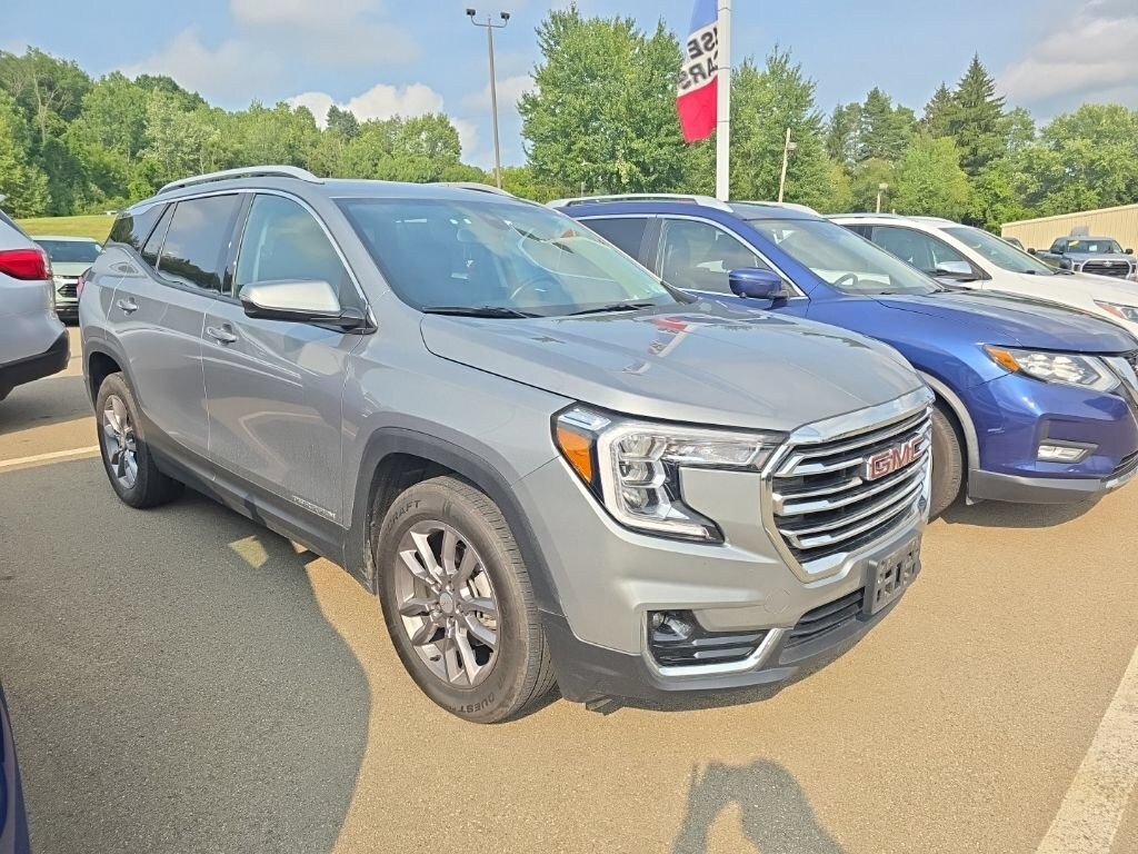 Used 2024 GMC Terrain SLT SUV