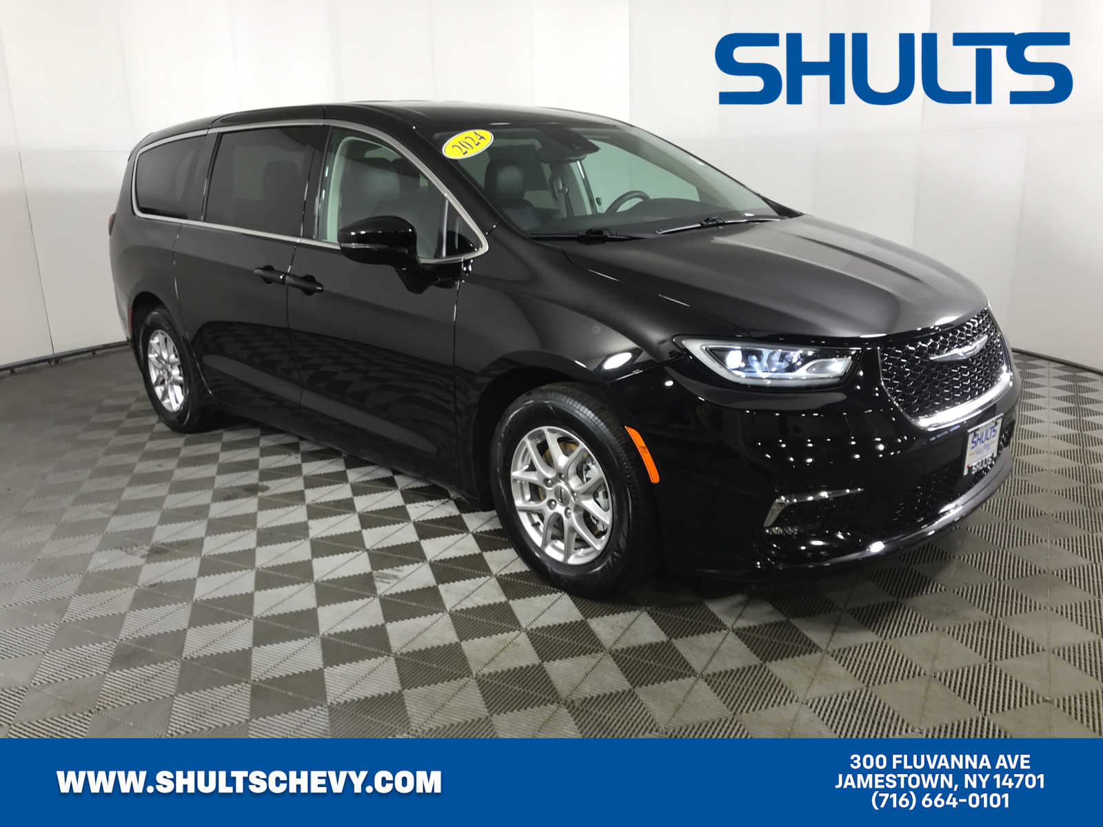 2024 Chrysler Pacifica Touring L's photo