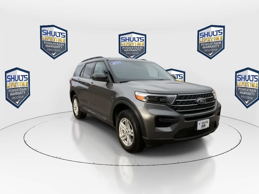 2023 Ford Explorer XLT photo 2