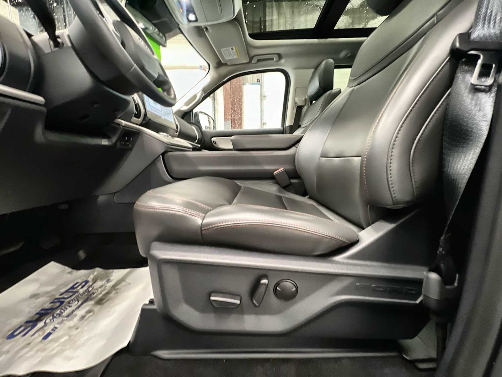 2025 Ford Expedition Active - Photo 14