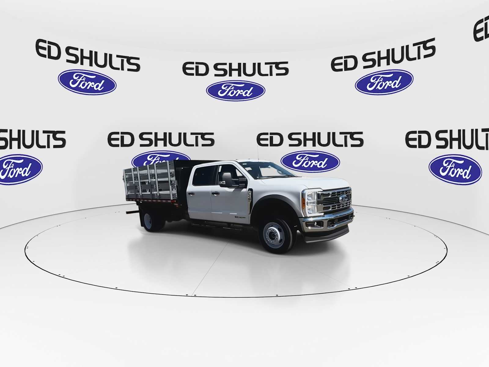 2023 Ford F-550 photo 4