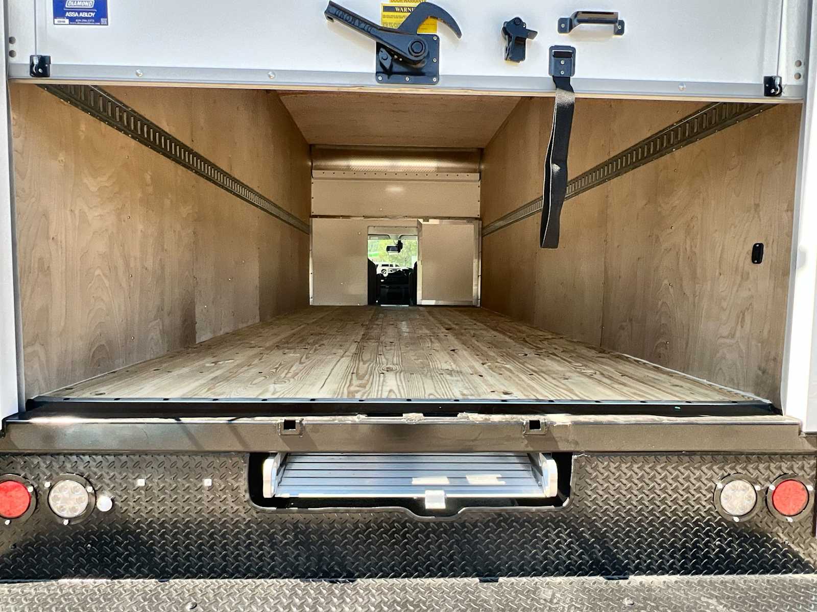 2026 Ford E-Series Cutaway Base - Photo 19