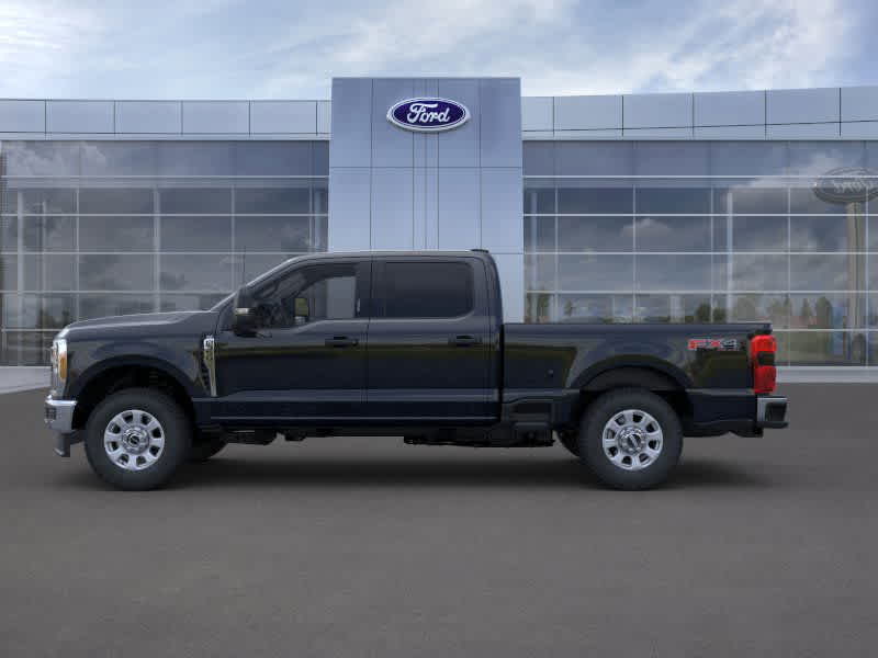 2025 Ford F-350 XLT photo 4