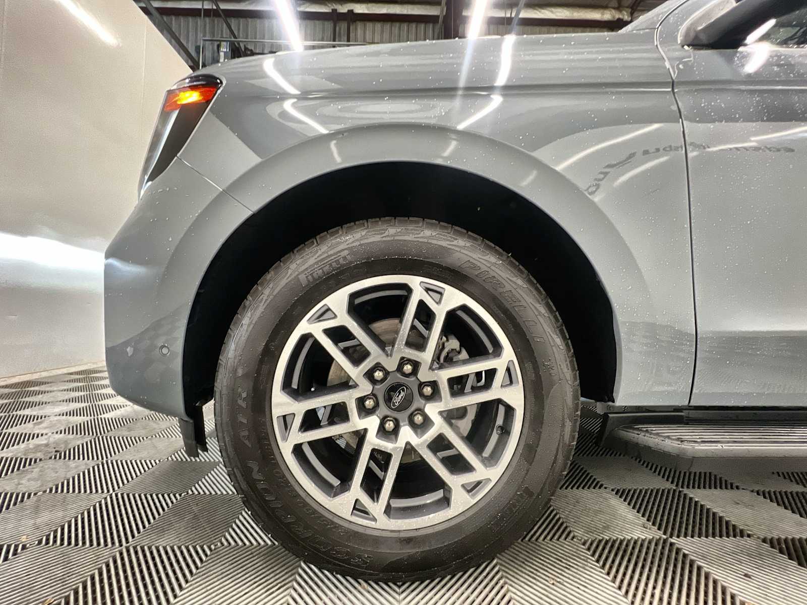 2025 Ford Expedition Active - Photo 19