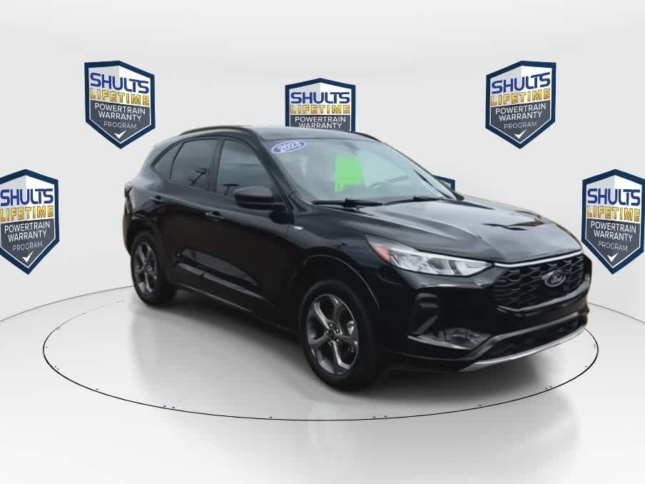 2023 Ford Escape ST-Line photo 2