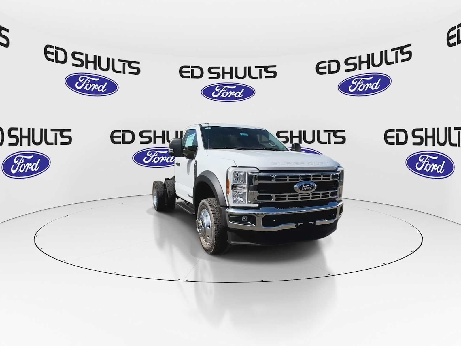 2024 Ford F-550 photo 3