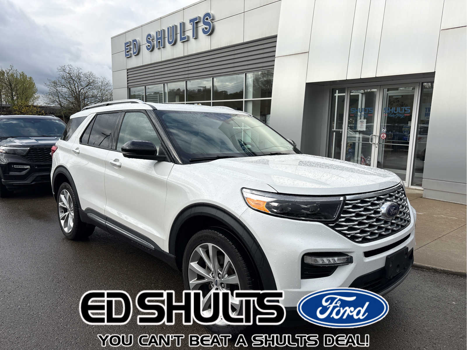2023 Ford Explorer Platinum 4WD's photo