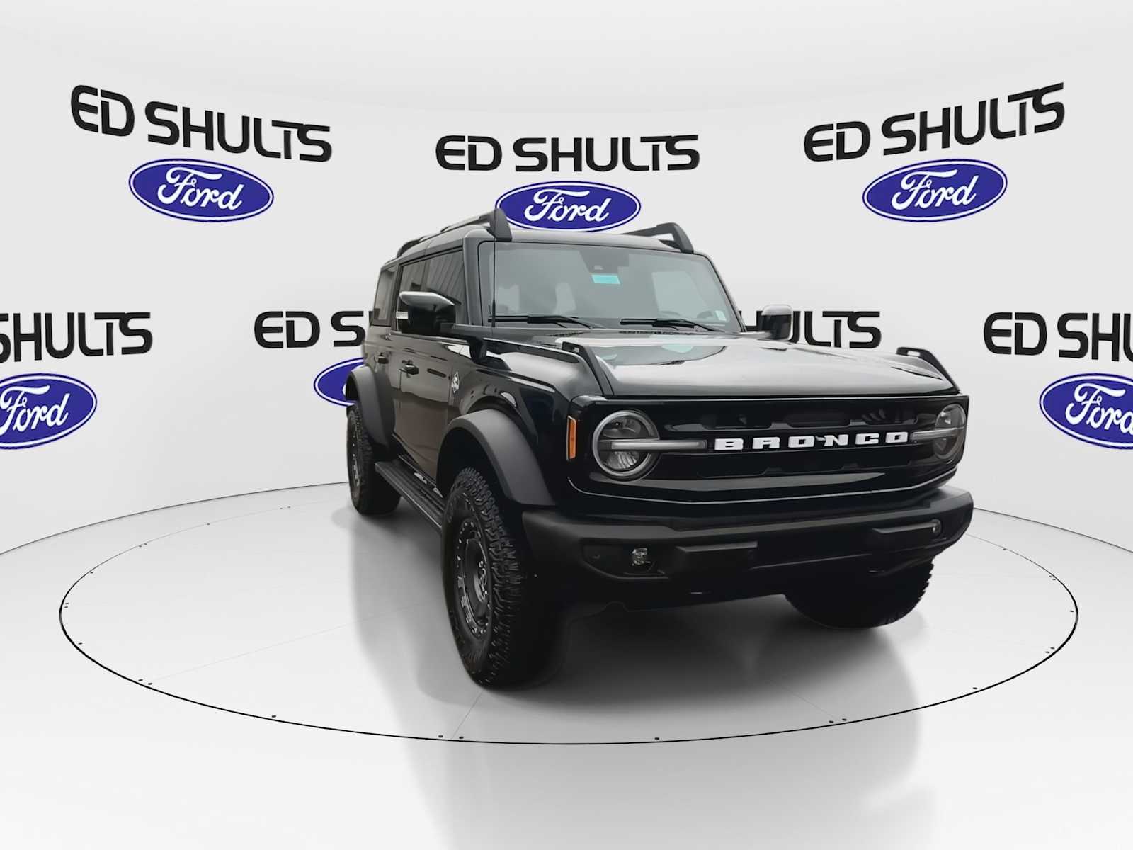 2024 Ford Bronco Outer Banks photo 3