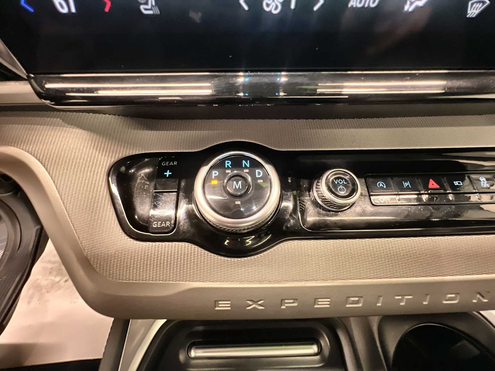 2025 Ford Expedition Active - Photo 22