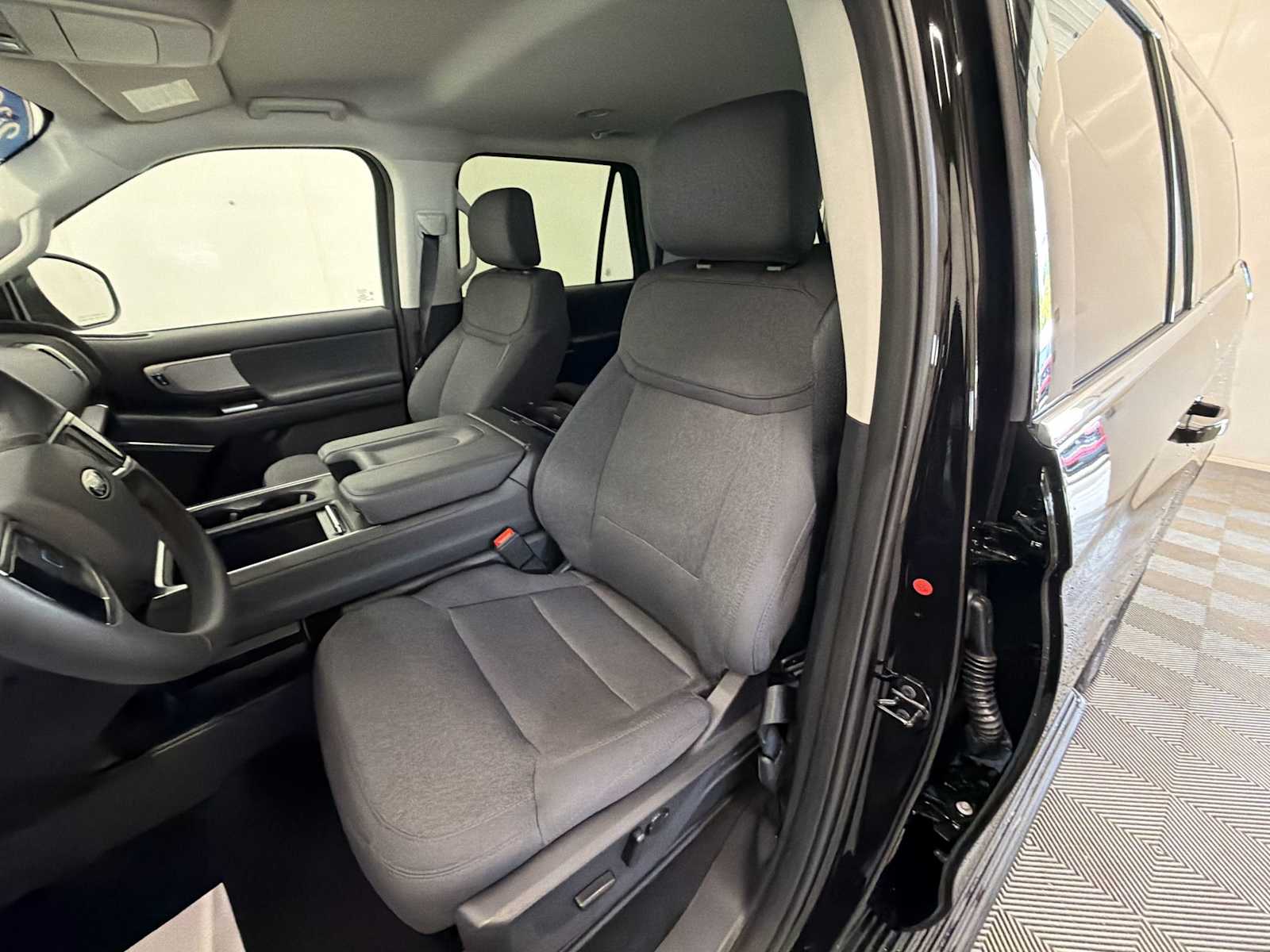 2026 Ford Expedition Active - Photo 13