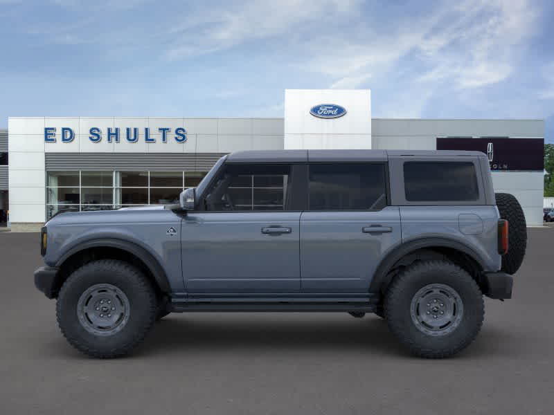 2024 Ford Bronco Outer Banks photo 3