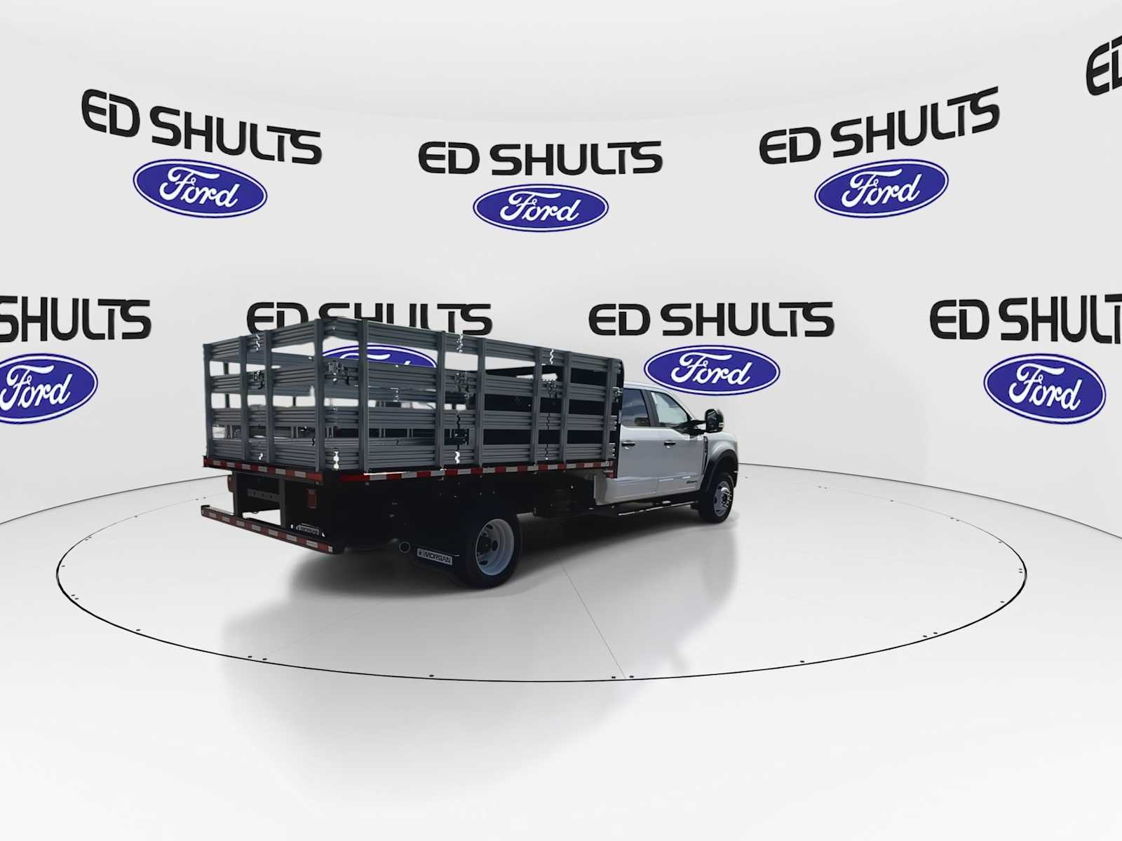 2023 Ford F-550 photo 2