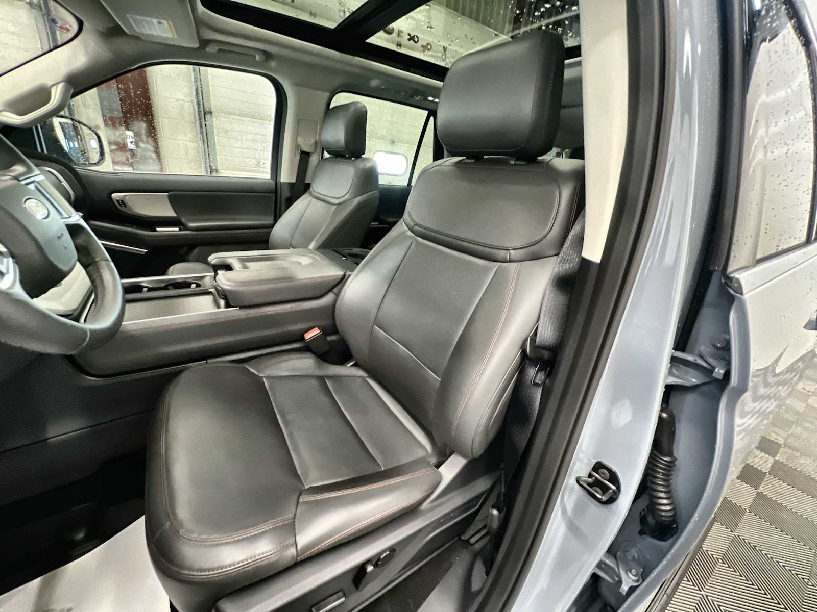 2025 Ford Expedition Active - Photo 13