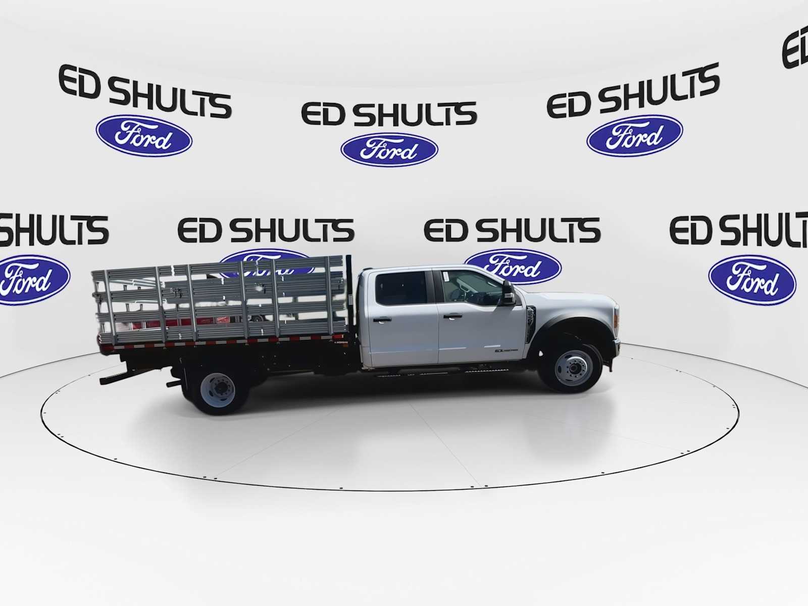 2023 Ford F-550 photo 3