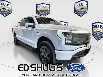 2022 Ford F-150 Lightning Lariat 4WD Supercrew 5.5 Box Truck SuperCrew Cab