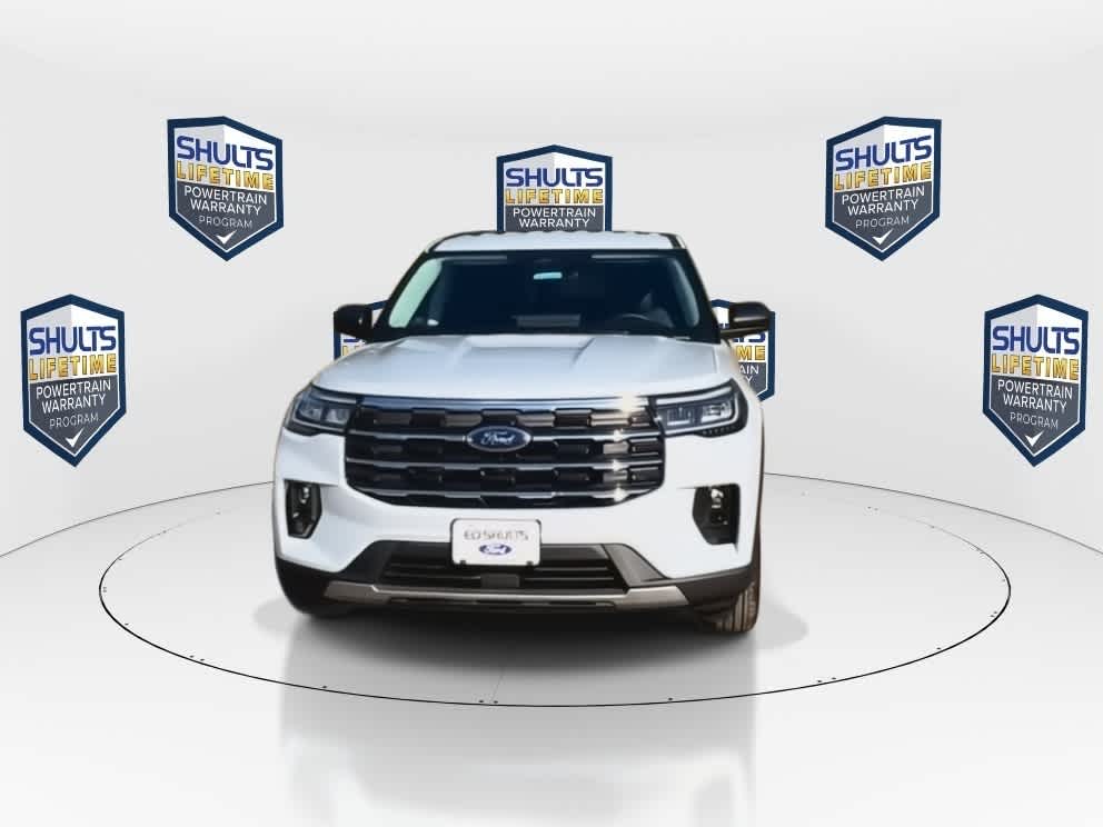 2025 Ford Explorer photo 3