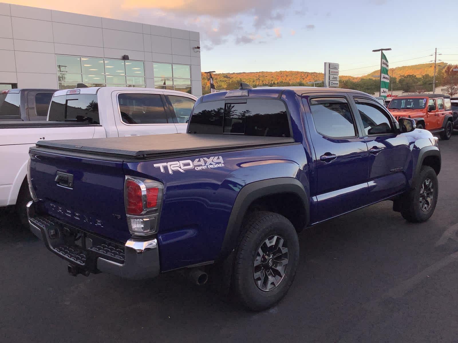 2023 Toyota Tacoma TRD photo 3