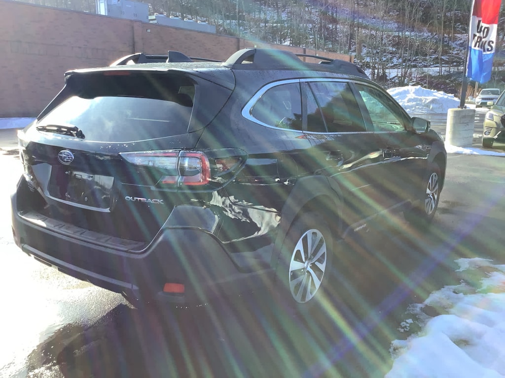 Used 2025 Subaru Outback Premium SUV