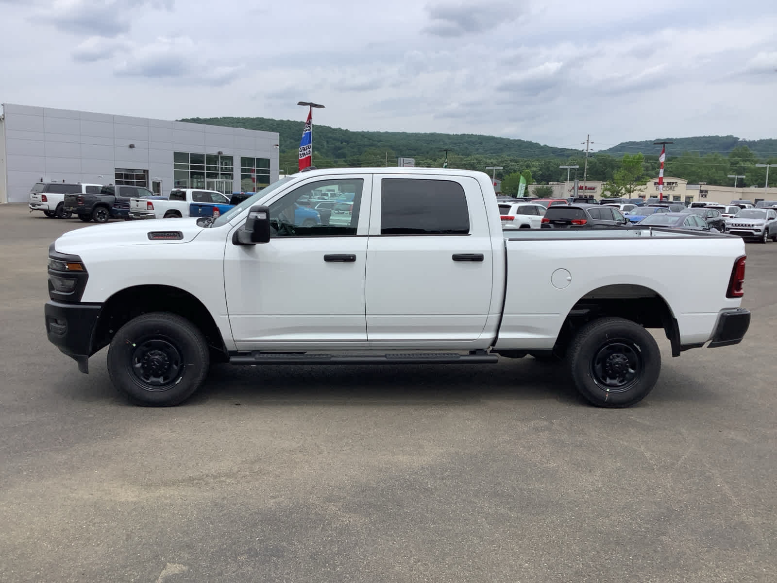 2025 Ram 2500 Tradesman photo 4
