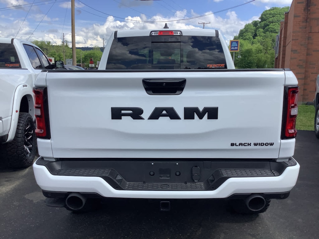 New 2026 Ram 1500 BLACK WIDOW PACKAGE BIG HORN CREW CAB 4X4 5' 7" BOX Pickup